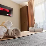 Voguish * Bukurešť